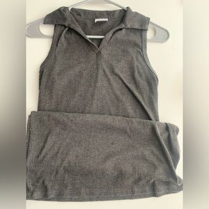 LIVI sleeveless dress with collar. dark grey.